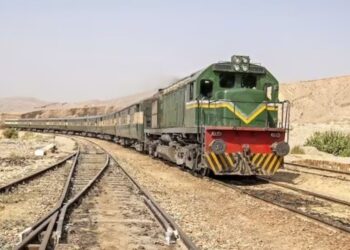 ‘এগোলেই উড়িয়ে দেব’, পাকিস্তানে আস্ত ট্রেন হাইজ্যাক করল জঙ্গিরা,পণবন্দি যাত্রীরা