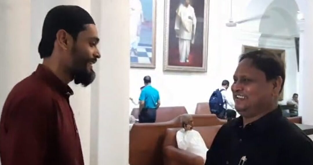 বিধানসভায় হুমায়ুনের সঙ্গে সৌজন্য সাক্ষাৎ নওশাদের।