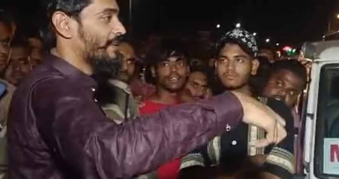 ডোমজুড়ে নওশাদের গাড়িতে লরির ধাক্কা, বড়সড় দুর্ঘটনার হাত থেকে রক্ষা পেলেন ভাঙড়ের বিধায়ক