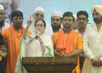 এখানে আমি আছি’ আন্দোলন দিল্লি নিয়ে যান, নেতাজি ইনডোর থেকে সংখ্যালঘুদের বার্তা মুখ্যমন্ত্রীর।