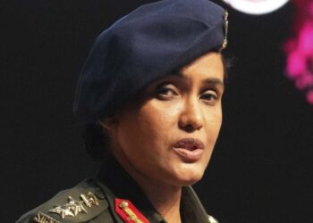 কে এই সোফিয়া কুরেশি? ৩৫ বছরের অফিসার নজির তৈরি করেছেন এর আগেও