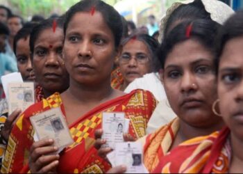 রাজ্যে কি তাহলে চালু হয়ে গেল SIR? ২০০২ সালের ভোটার তালিকা প্রকাশ শুরু করল কমিশন